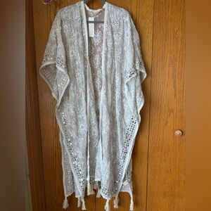 NWT Elegant off White Sequin-beaded embroidered  Kimono